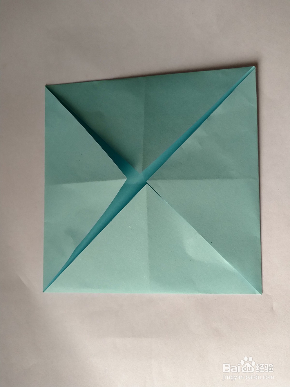 幼儿园小朋友学折纸-折桌子