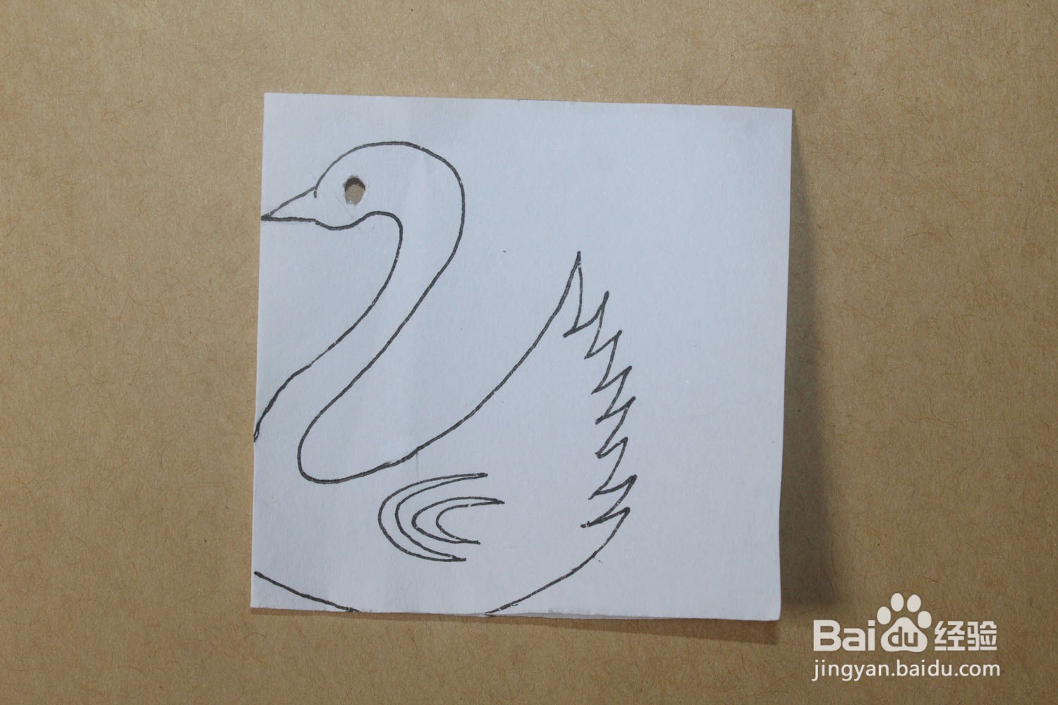 两只天鹅的剪纸方法