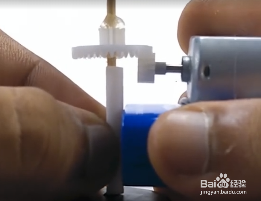 如何制作简单的电动汽车?