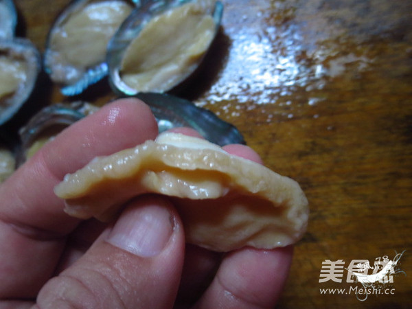 侯柱酱蒸鲍鱼