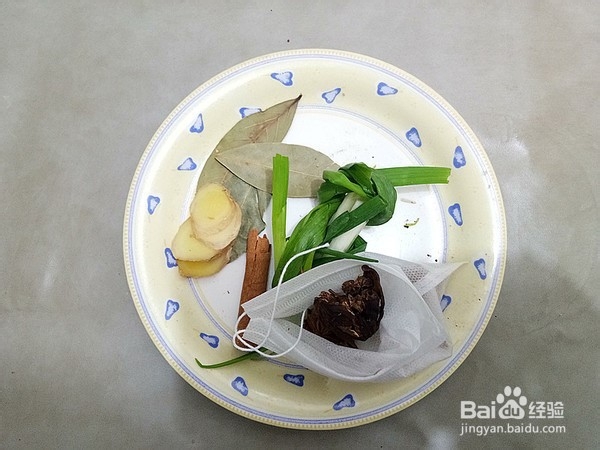 佳节宴客，招财肘子