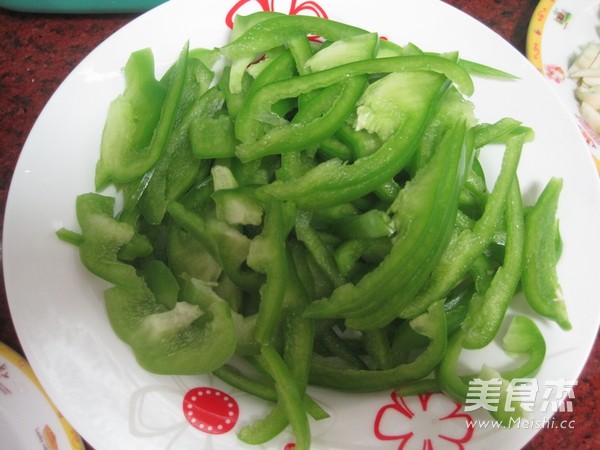 青椒炒金针菇