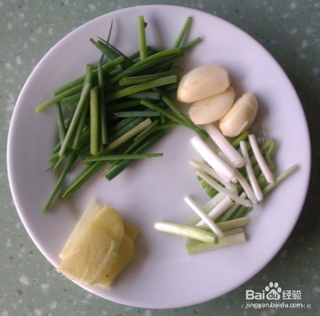 怎样做不破皮的红烧黄鱼