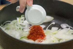 教大家做酸香牛肉锅