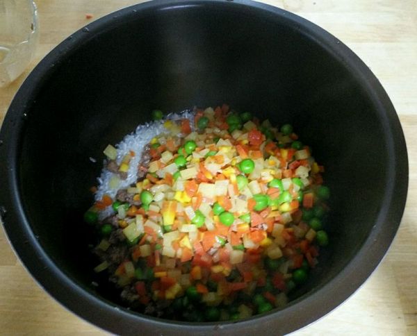 杂蔬牛肉焖饭