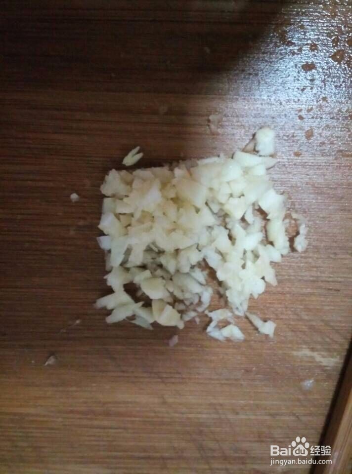 在家怎么做芹菜爆炒嫩鸡肉