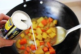 黄金咖喱猪扒饭
