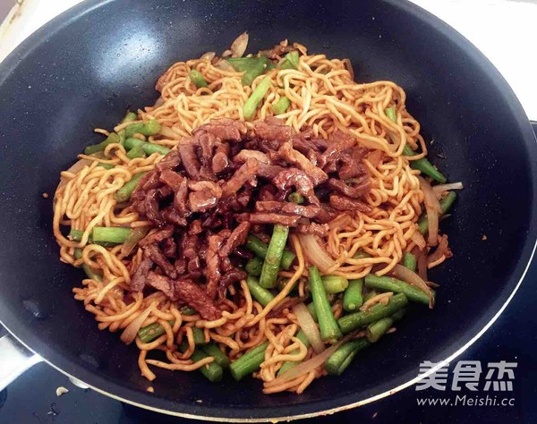 蒜蓉豆角牛肉焖面