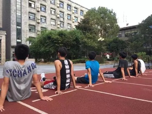保健体育课的成绩怎么衡量