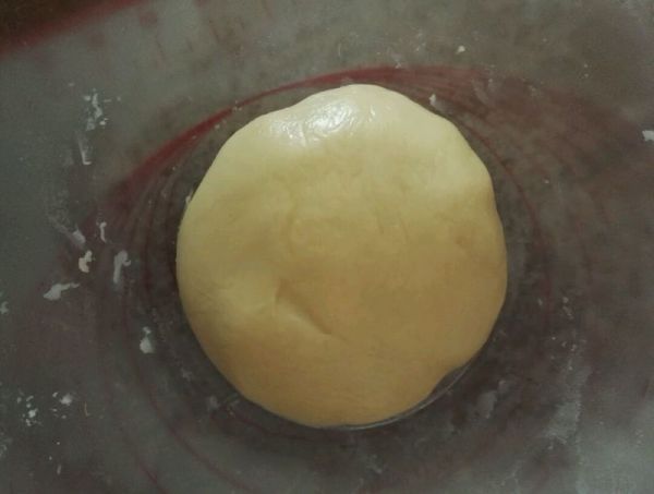 传统广式蛋黄月饼