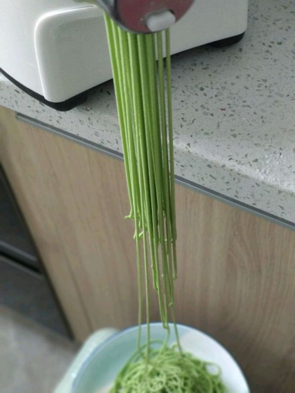 #10分钟早餐大挑战#菠菜鸡蛋面