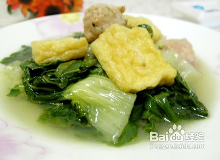 <b>青菜好吃的两个小秘诀--炖青菜油豆腐</b>