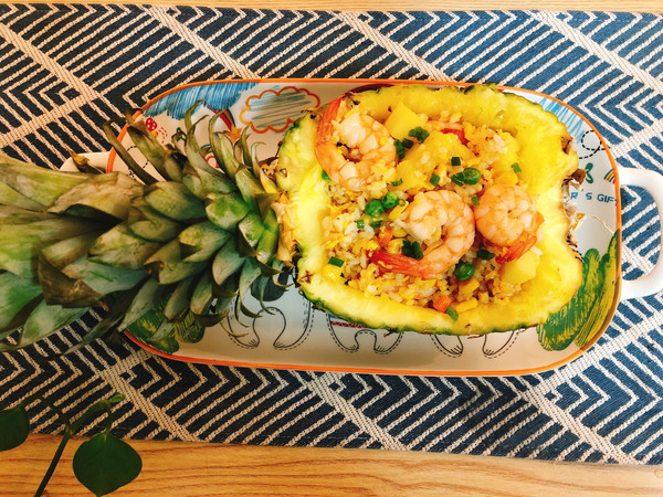 高颜值虾仁菠萝饭