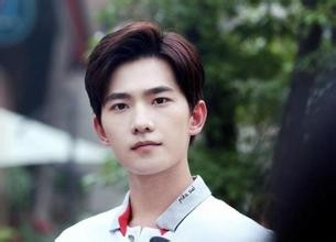 怎么弄出更好看的空气刘海发型?