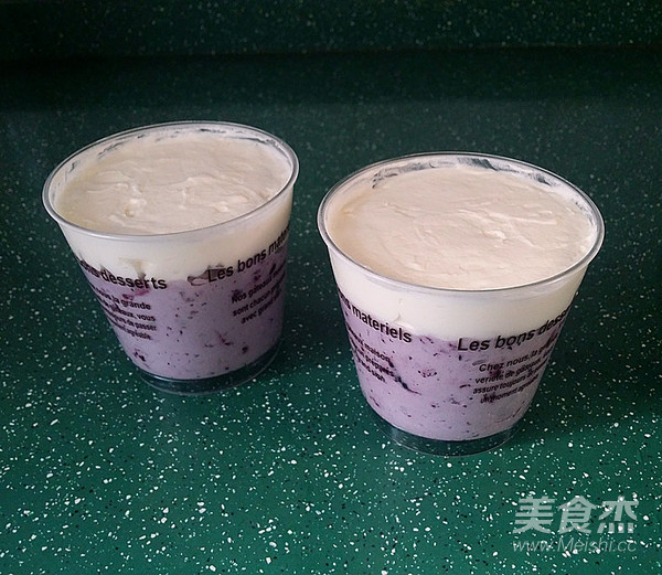 蓝莓酱奶油杯
