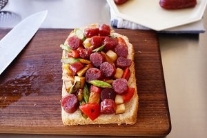 怎么做美味的广式腊肠帕尼尼