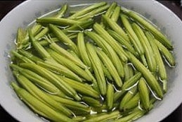 教你怎么做小炒木耳黄花菜