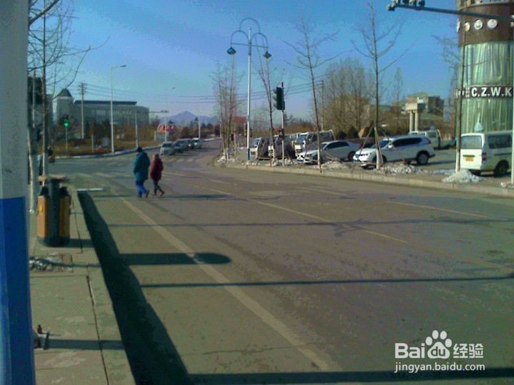 #过年#在外出的时候不要横穿马路