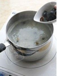 皮蛋瘦肉粥的祥细制作方法