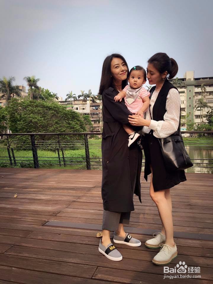 如何给出牙期孩子挑选牙胶或围兜？