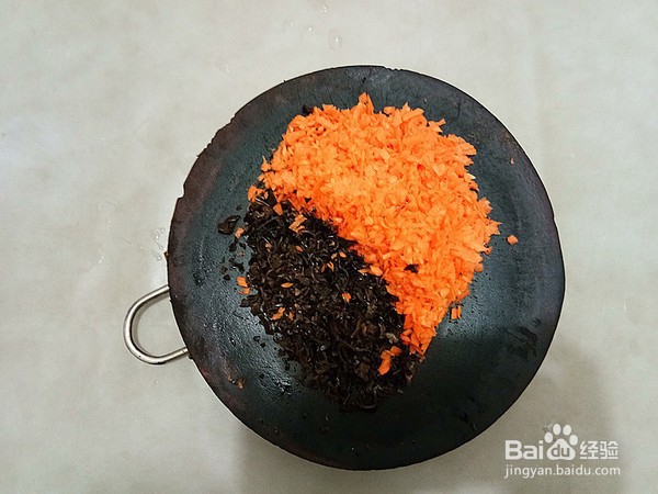 胡萝卜木耳鲜肉锅贴怎么做才好吃