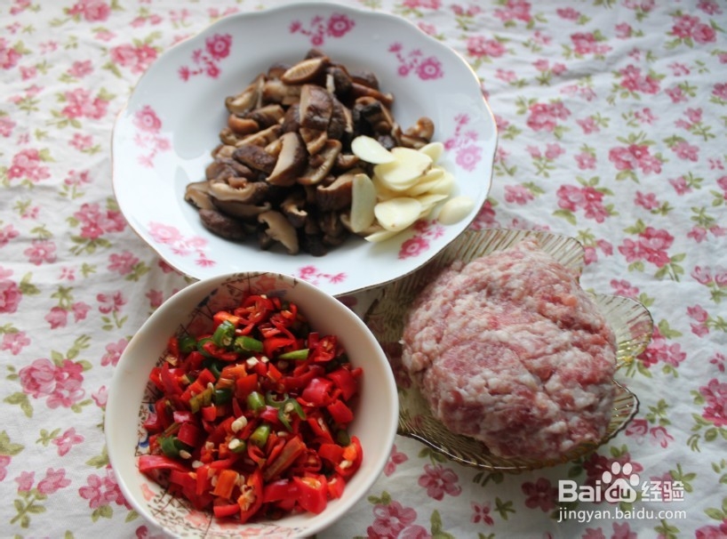 香菇炒肉沫(香菇与肉沫的完美搭配)
