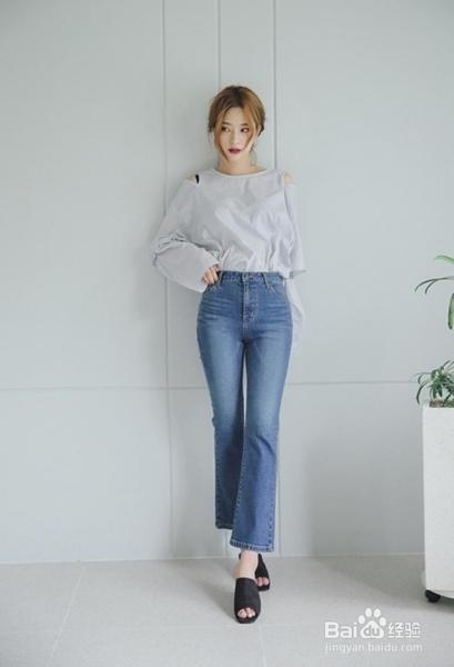 宽裤穿不出好身材？ 跟着达人穿丹宁喇叭裤，轻松拥有好比例！