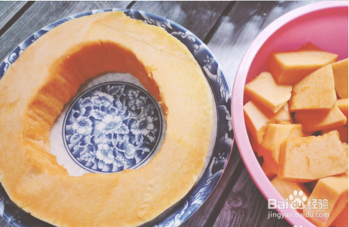 排骨焖老南瓜的美味做法