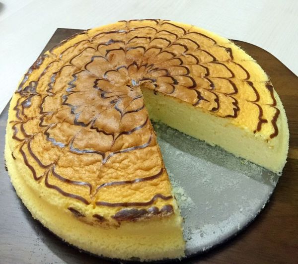 拉花轻乳酪蛋糕