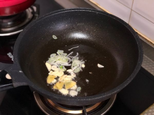 田园鲜虾鸡翅煲