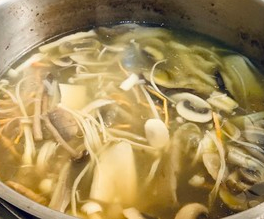 鲜到起飞的菌菇汤的做法