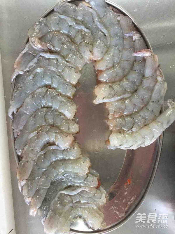 鲜虾谷缤纷的做法