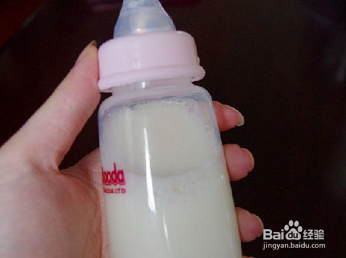 给宝宝冲泡奶粉的6大误区
