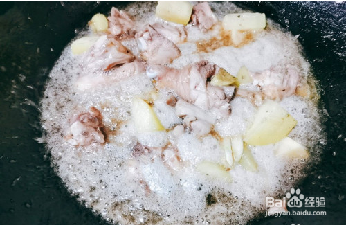 鸡肉炖土豆怎么做