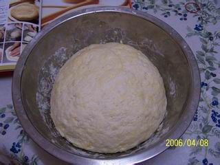 Pizza的做法及做Pizza所需的原材料