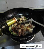 手抓羊羔排的做法