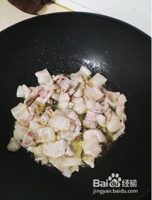 农家小炒肉是非常下饭的一道菜