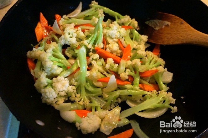 怎样做素炒菜花