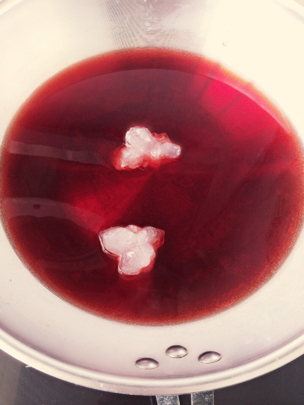 红酒雪梨怎么做才好吃，看完你就知道了