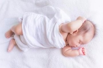 3个月以内的新生宝宝在护理时要注意什么呢？