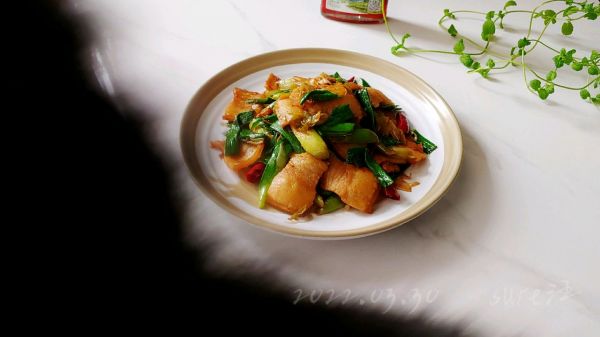 青蒜辣酱香炒肉