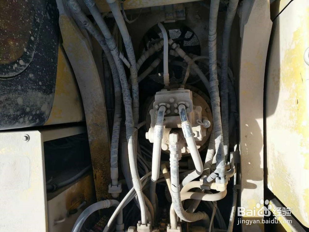 如何选购二手挖掘机_上海金品二手挖掘机