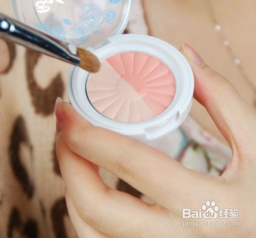 蛇年如何化桃花妆