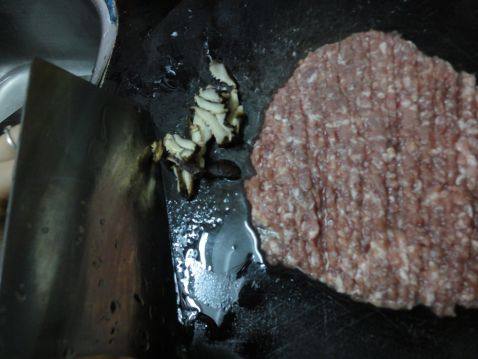 青椒釀冬菇肉碎，回味无穷的美食！