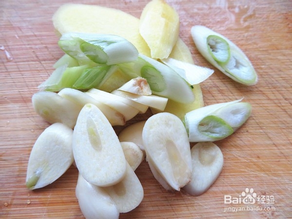 如何做出好吃美味的红烧鲤鱼