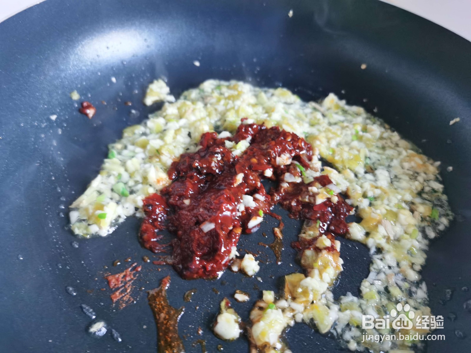 如何在家就能简单制作一份家常水煮肉片呢