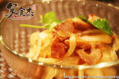 怎样做洋葱香爆猪肉