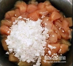 酸甜可口的菠萝咕噜肉,吃一口就爱上它!