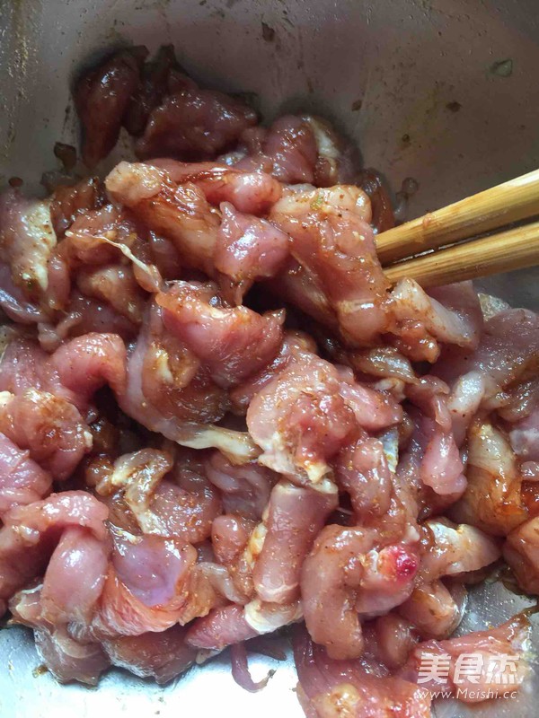 肉片炒花菜的做法