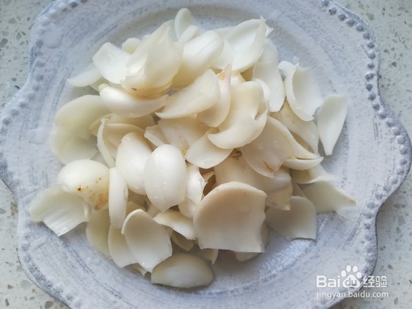 无花果雪梨百合甜汤的做法